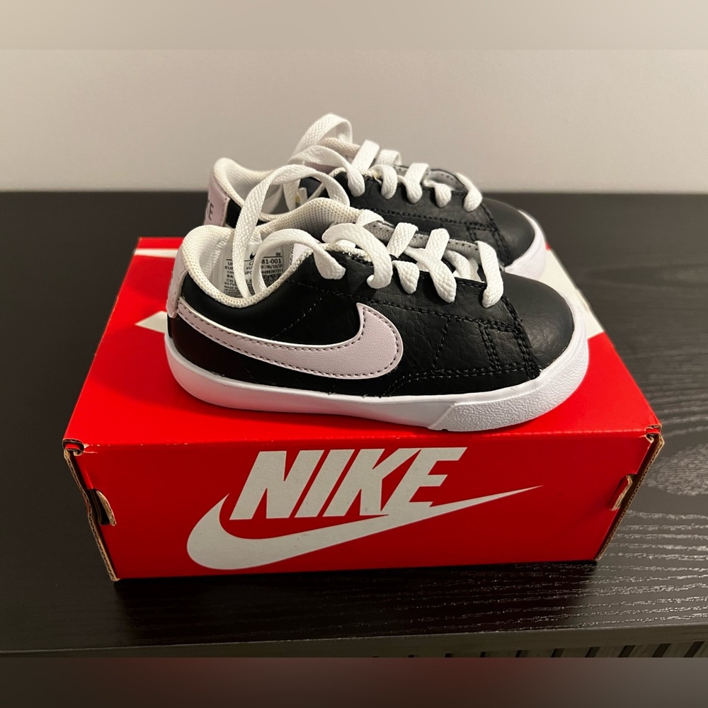 Nike Blazer Low Kids Sneakers - Black and White